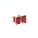 Aretes Stud de Rubí en Oro Amarillo