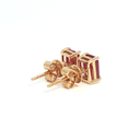 Aretes Stud de Rubí en Oro Amarillo