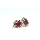 Aretes Stud de Rubí con Halo de Diamantes en Oro Blanco