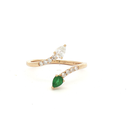 Anillo Diamantes y Esmeralda en Oro Amarillo