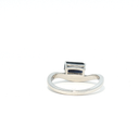 Anillo Solitario de Zafiro en Oro Blanco