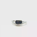 Anillo Solitario de Zafiro en Oro Blanco