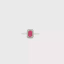 Anillo Solitario con Diamantes y Rubí