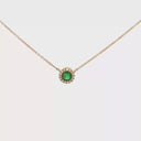 Collar Dije de Esmeralda con Halo de Diamantes